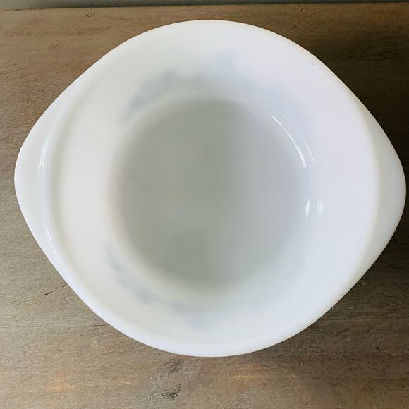 Vintage Glasbake 1 1/2 Qt Casserole Ovenware with Blue Flowers Made in USA - Picture 9 of 9